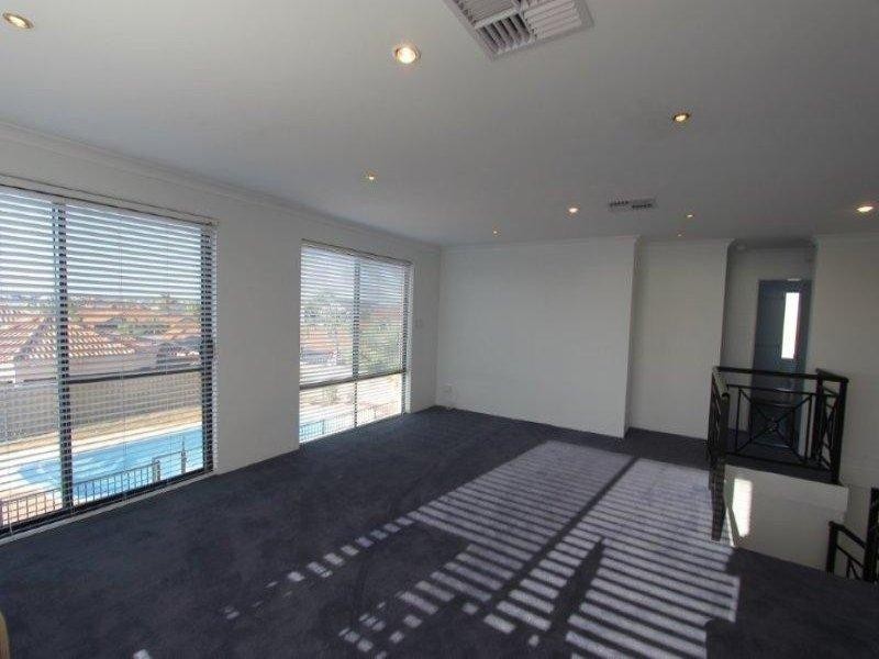 9 Rambler Green, Ocean Reef WA 6027