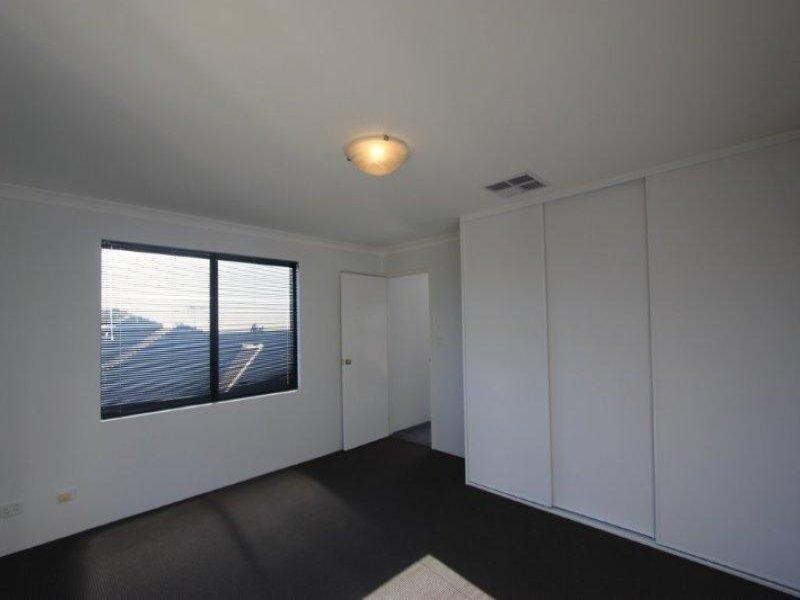 9 Rambler Green, Ocean Reef WA 6027