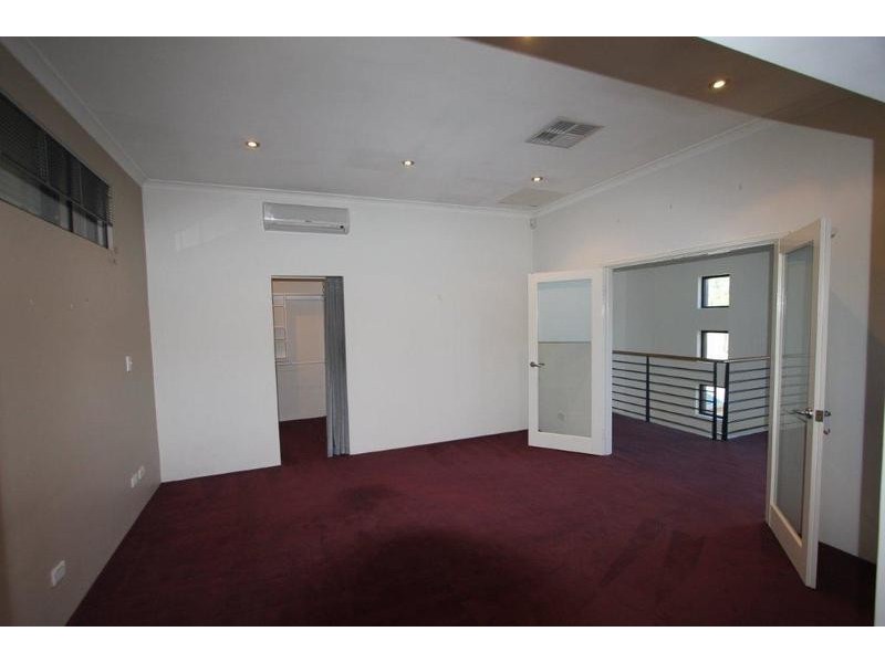 32 Gillon Street, Karawara WA 6152