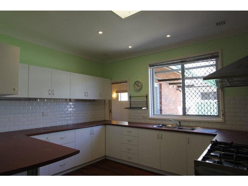 27 Bickley Crescent, Manning WA 6152