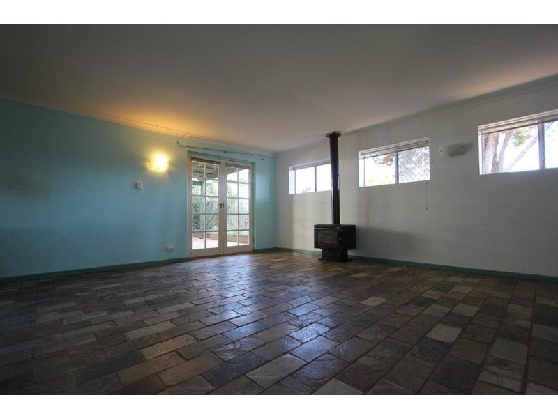 27 Bickley Crescent, Manning WA 6152