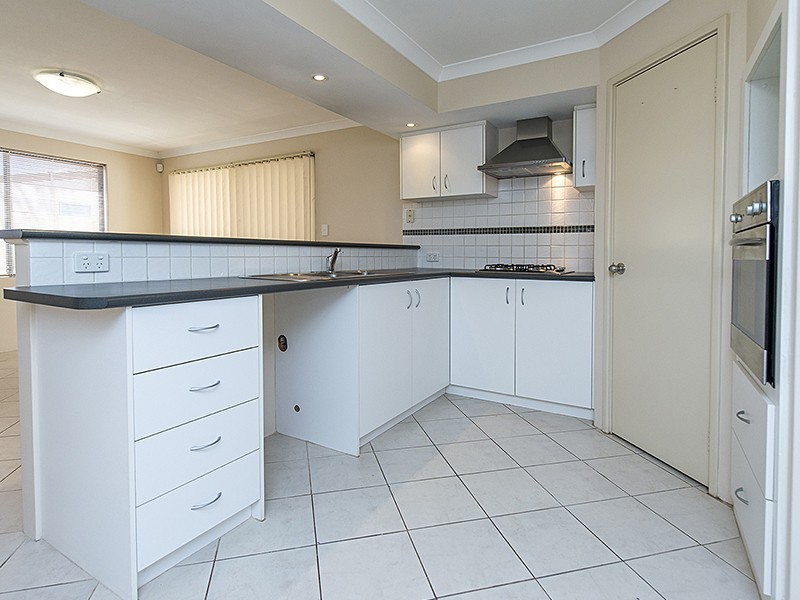 2/146 Kooyong Road, Rivervale WA 6103