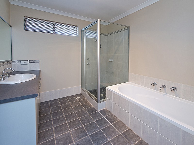 2/146 Kooyong Road, Rivervale WA 6103