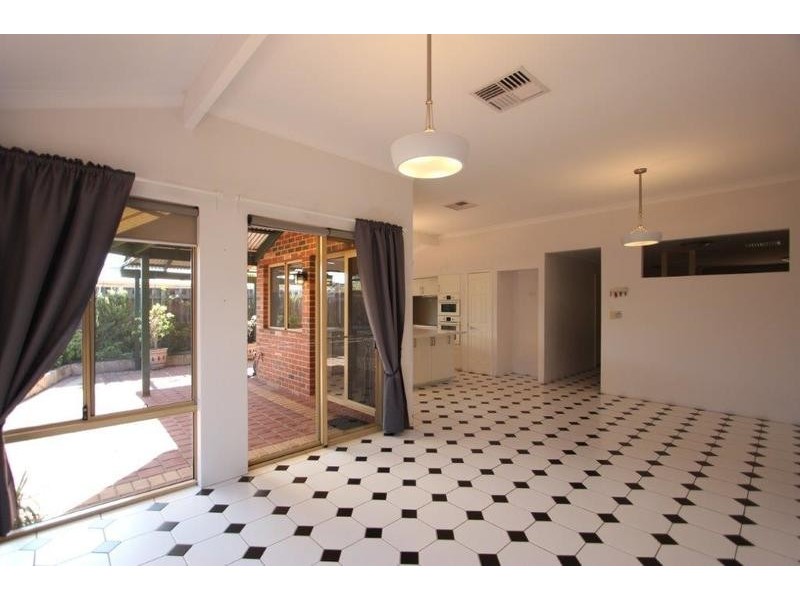51 Conochie Crescent, Manning WA 6152