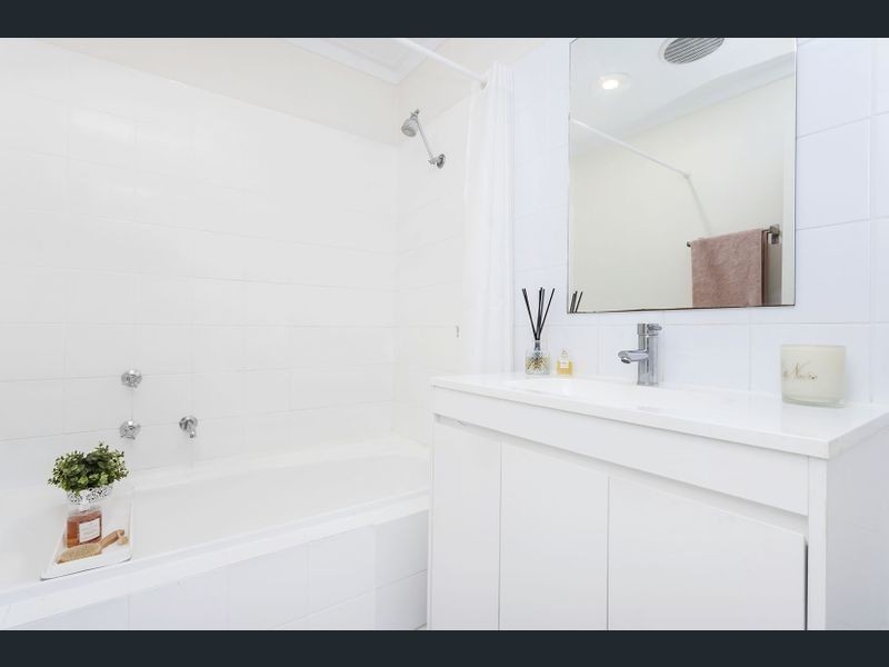 3/208 Coode Street, Como WA 6152