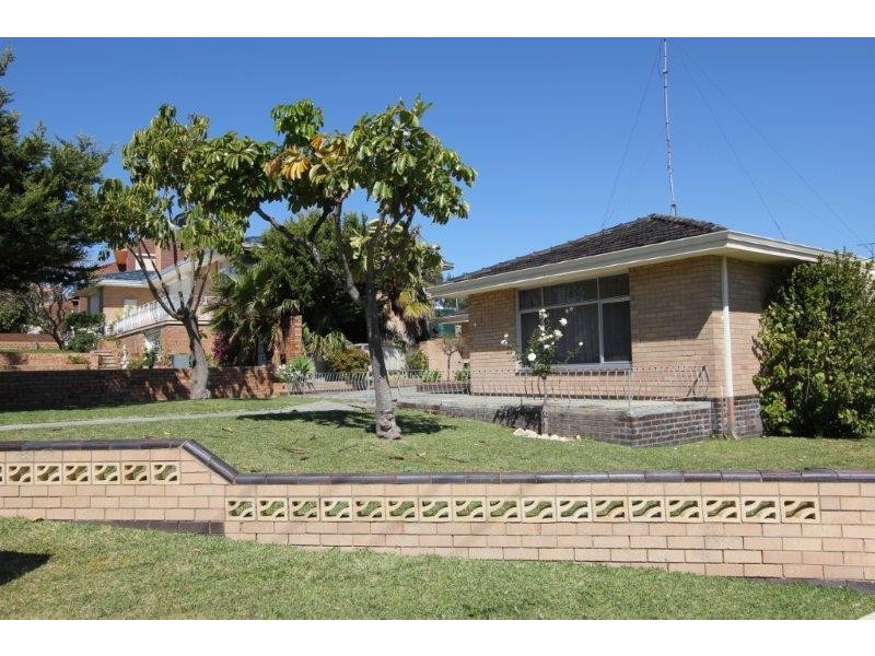 1 Dixon Street, Beaconsfield WA 6162