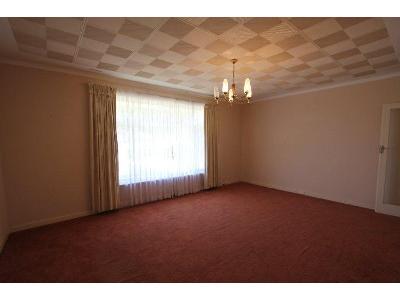 1 Dixon Street, Beaconsfield WA 6162