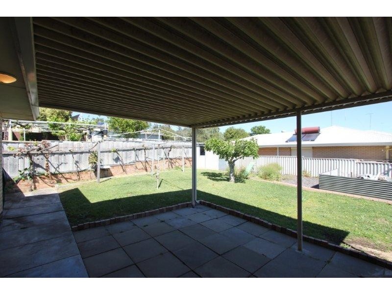 1 Dixon Street, Beaconsfield WA 6162