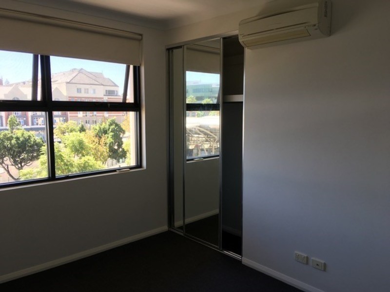 4/384 Roberts Road, Subiaco WA 6008