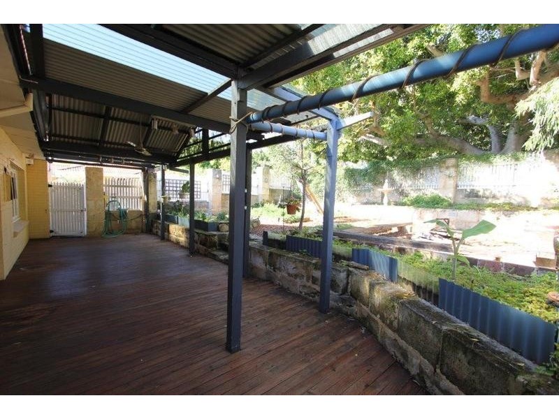 4 Jarrah Road, East Victoria Park WA 6101