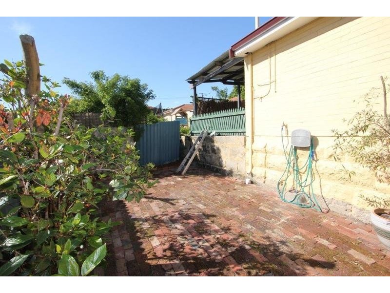 4 Jarrah Road, East Victoria Park WA 6101