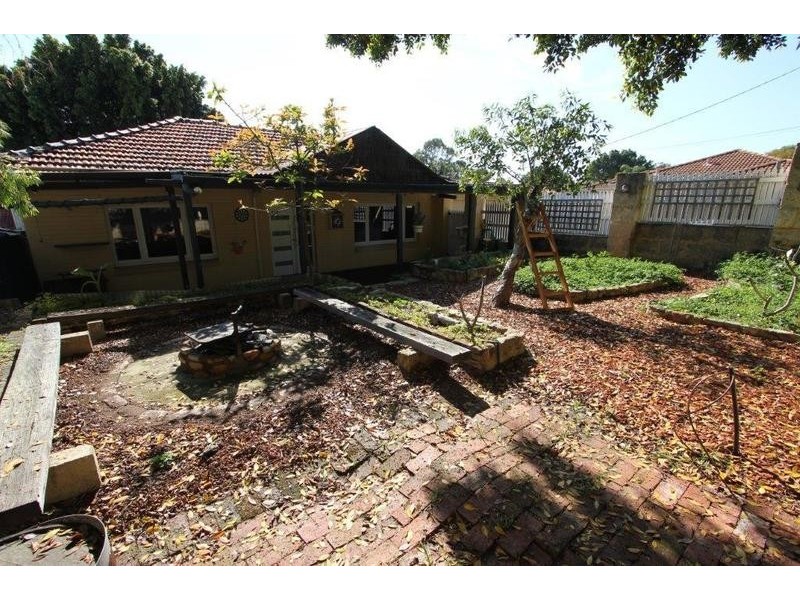 4 Jarrah Road, East Victoria Park WA 6101