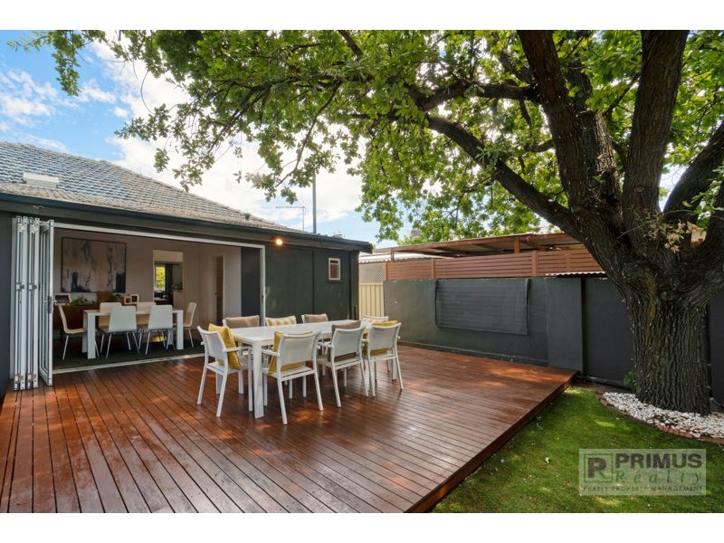 39B Pitt Street, St James WA 6102