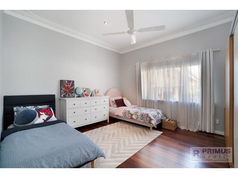 39B Pitt Street, St James WA 6102