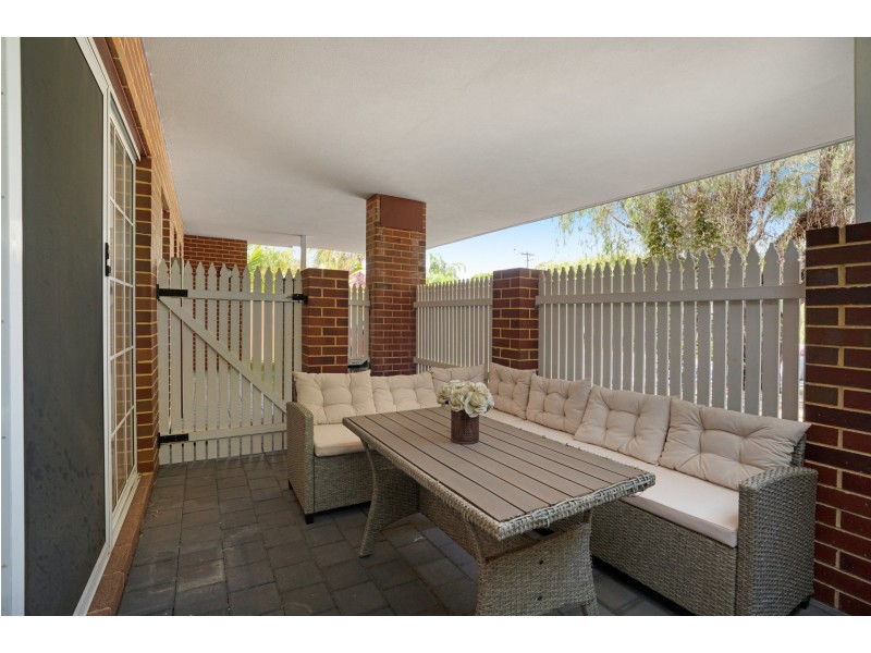 1/18 Stuart Street, Maylands WA 6051