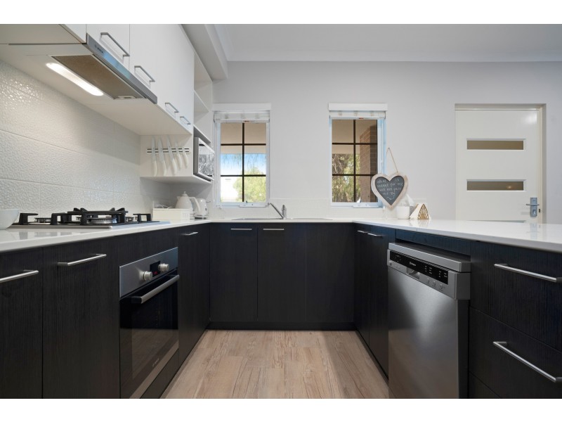 1/18 Stuart Street, Maylands WA 6051