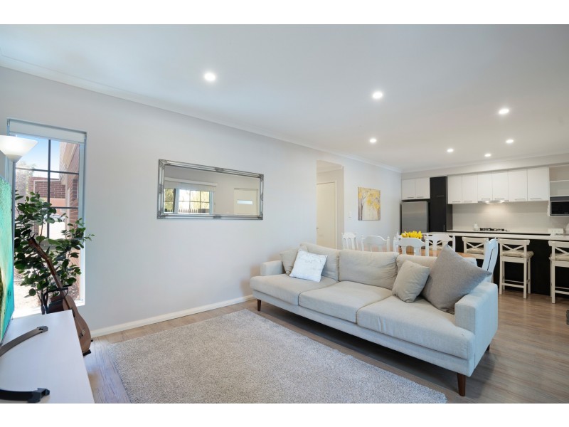 1/18 Stuart Street, Maylands WA 6051