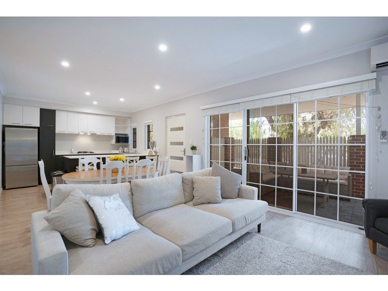 1/18 Stuart Street, Maylands WA 6051