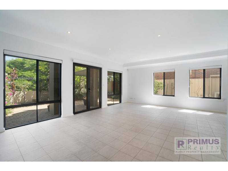 1/170 Coode Street, Como WA 6152