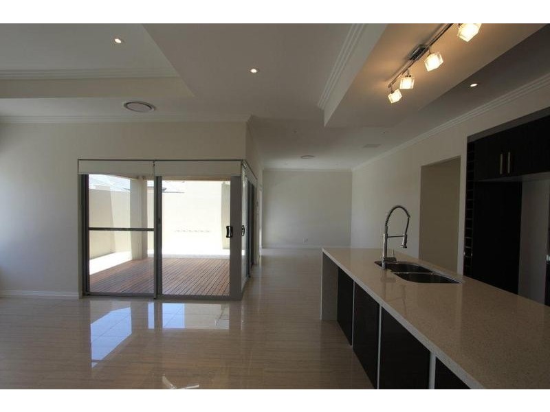 A/8 Bantock Street, Joondanna WA 6060