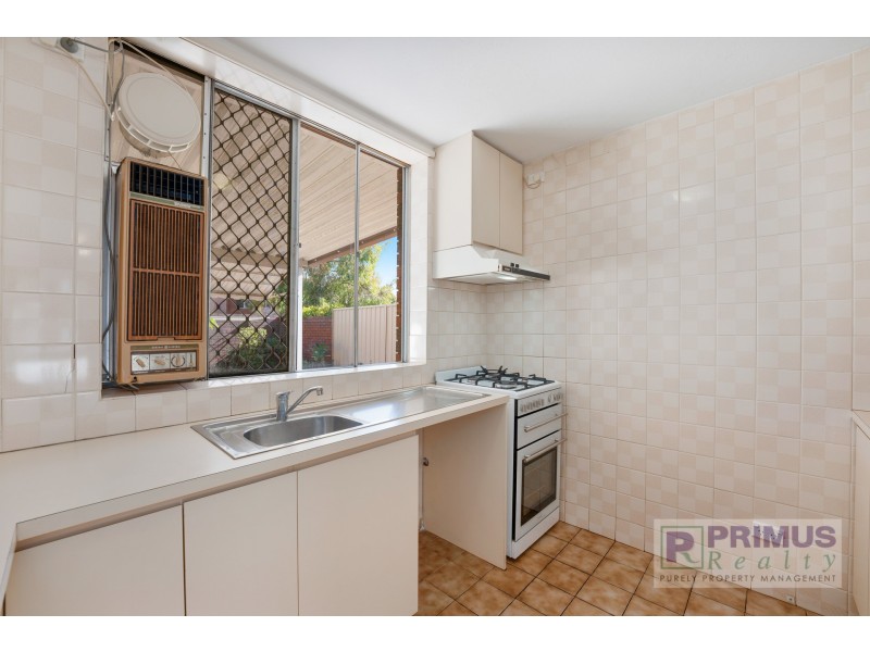 18 Mirreen Court, Karawara WA 6152