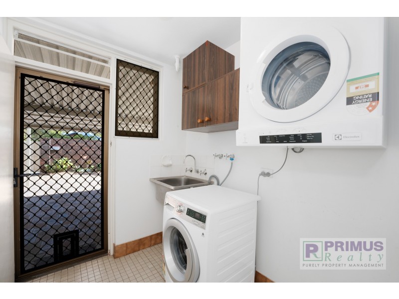 18 Mirreen Court, Karawara WA 6152