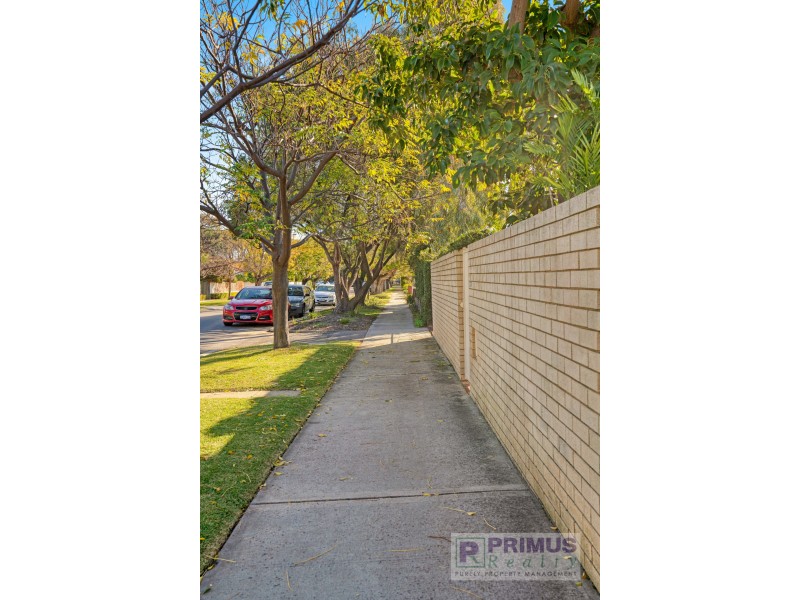 4/10 River View Street, South Perth WA 6151