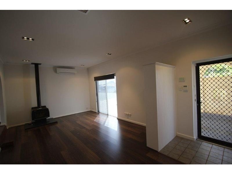 38 Mayflower Crescent, Craigie WA 6025