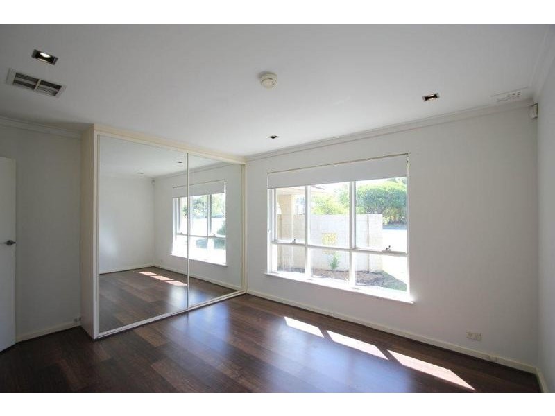 38 Mayflower Crescent, Craigie WA 6025