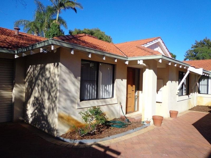 2/13 Canavan Crescent, Manning WA 6152