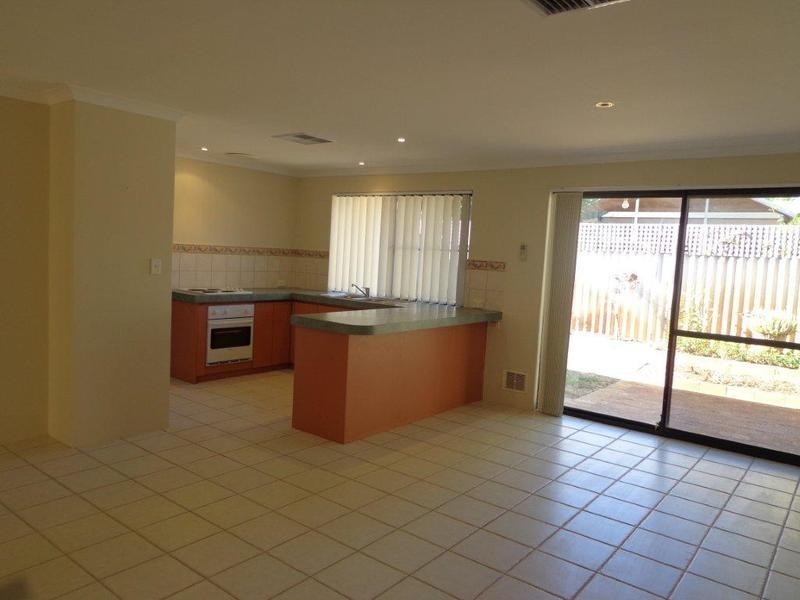 2/13 Canavan Crescent, Manning WA 6152