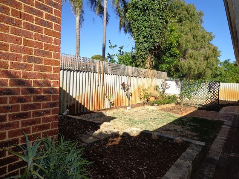 2/13 Canavan Crescent, Manning WA 6152