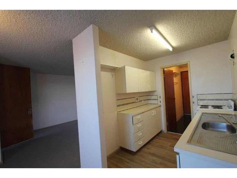2/4 Lawrence Street, Como WA 6152