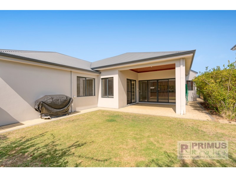 8 Arezzo Street, Stirling WA 6021