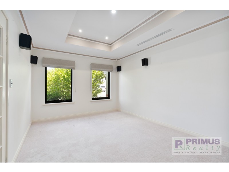 8 Arezzo Street, Stirling WA 6021