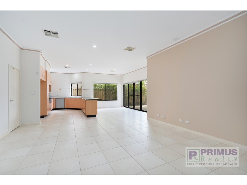 8 Arezzo Street, Stirling WA 6021