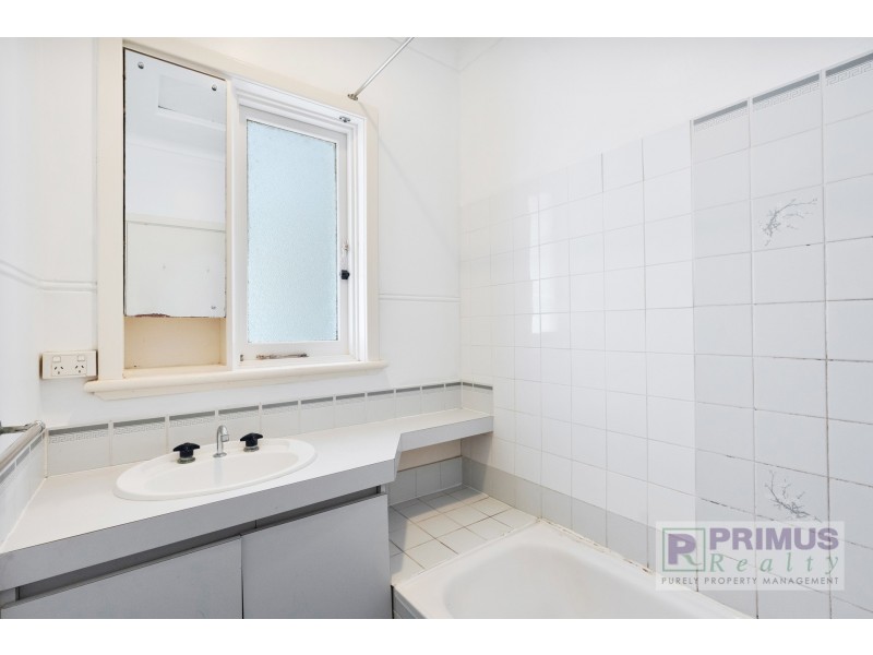 198 Douglas Avenue, Kensington WA 6151