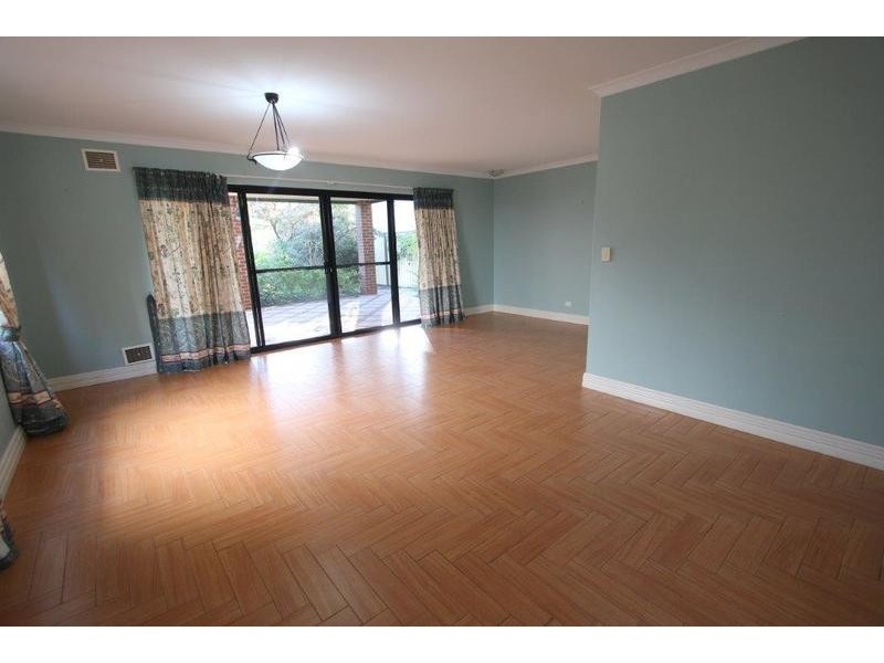5A Woodloes Street, Cannington WA 6107