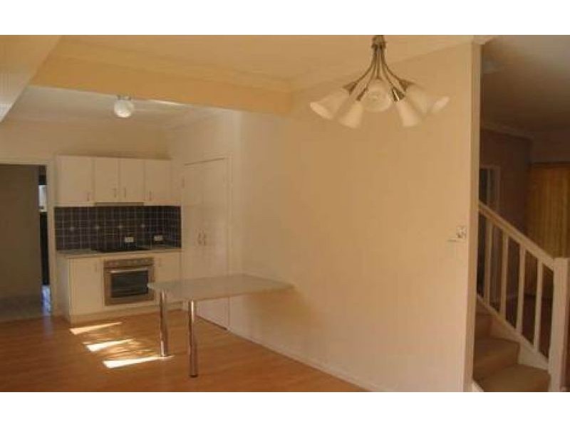 Unit 2 231 King St, Caboolture QLD 4510