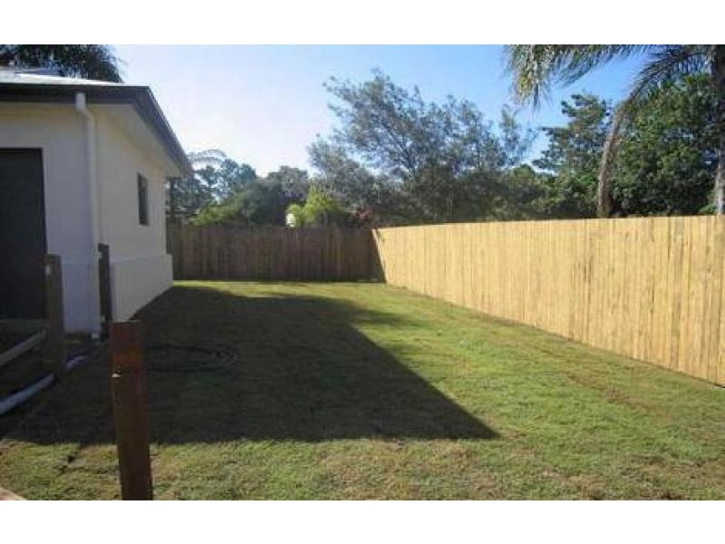 Unit 2 231 King St, Caboolture QLD 4510
