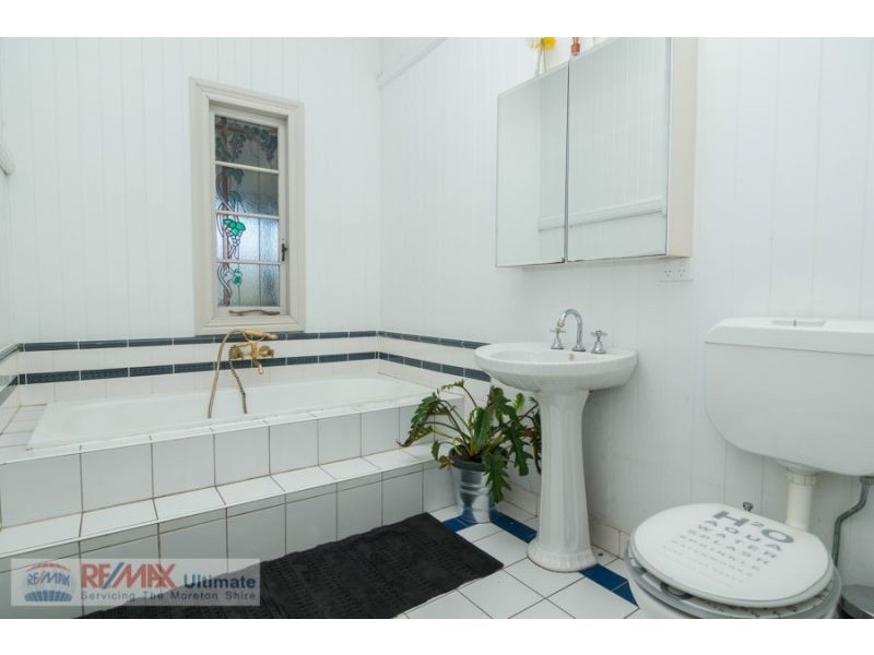 2 Banjo Patterson Drive, Ocean View QLD 4521