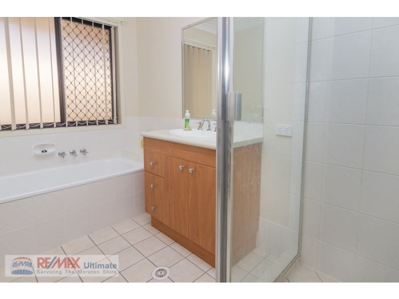 8 Saint Smith Road, Beachmere QLD 4510