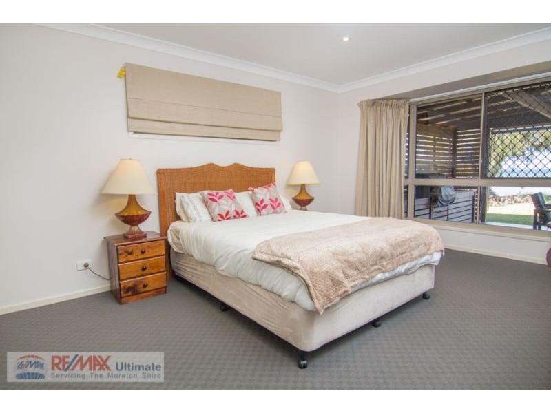 40 Bayside Drive, Beachmere QLD 4510