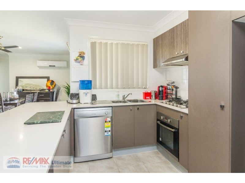 11 Riceflower Court, Sandstone Point QLD 4511