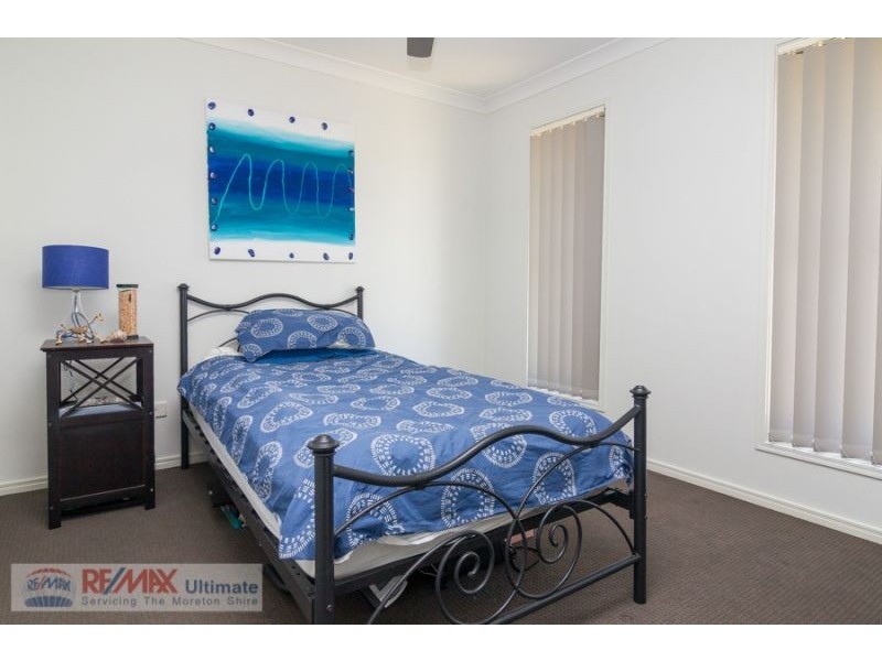 11 Riceflower Court, Sandstone Point QLD 4511