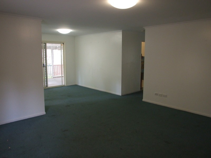 2/4 Desmond Street, Narangba QLD 4504