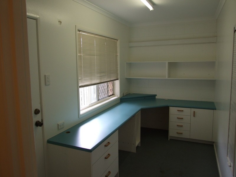 2/4 Desmond Street, Narangba QLD 4504