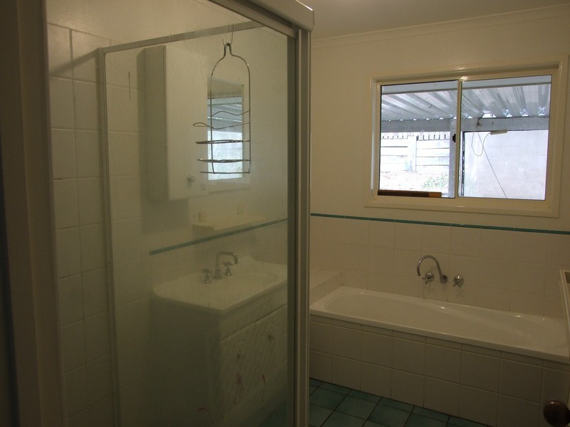 2/4 Desmond Street, Narangba QLD 4504