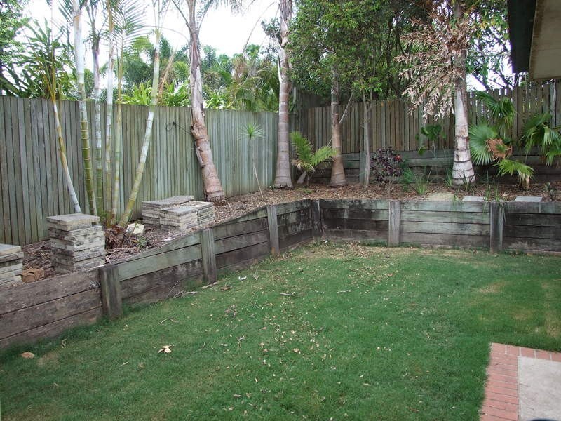 2/4 Desmond Street, Narangba QLD 4504