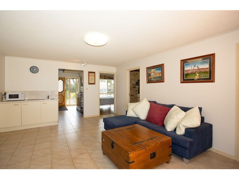 15 Clark Terrace, Sandstone Point QLD 4511